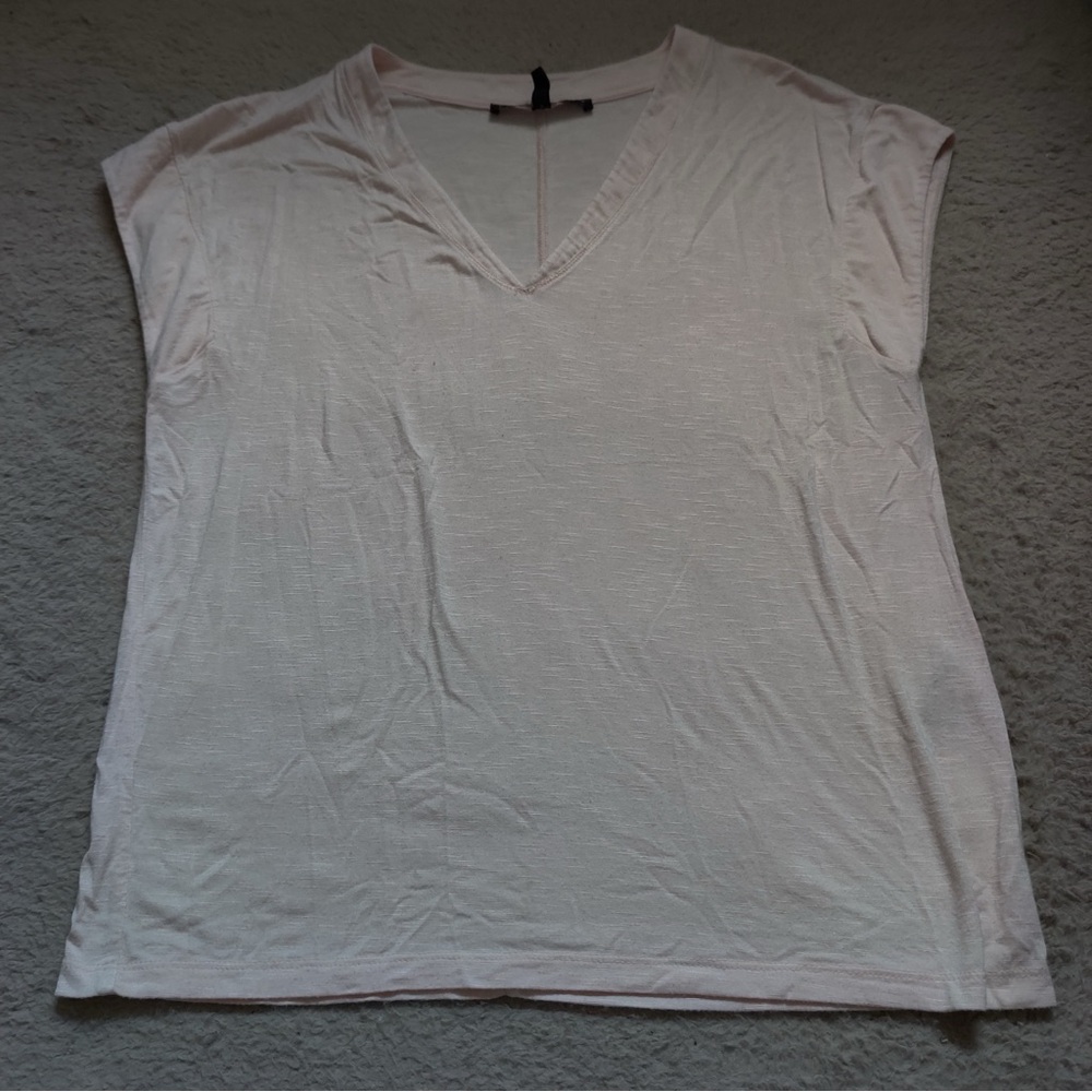 White House Black Market Soft Peach Pink V-Neck Tee
